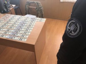 Глава одного из сельсоветов области пытался подкупить заместителя военного прокурора - ФОТО