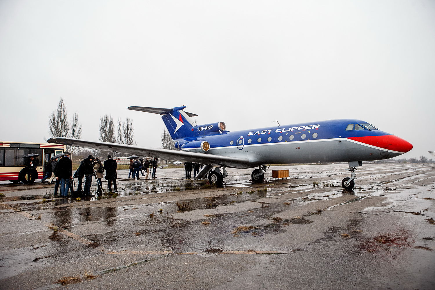 В Запорожском аэропорту полгода пылится конфискованный самолет, который торжественно подарили Кировоградской летной академии