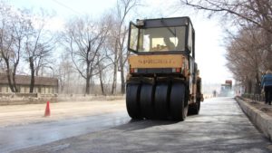 В Запорожье продолжают ремонт внутриквартальных дорог