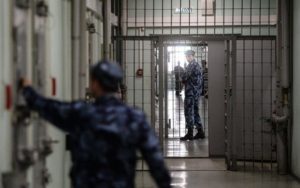 Убил и спрятал труп в лифте: в Запорожье отправили в СИЗО подозреваемого в жестоком убийстве мужчины