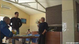Экс-мэр Запорожья Александр Син в перерывах между судебными заседаниями помогает запорожскому депутату в ресторанном бизнесе