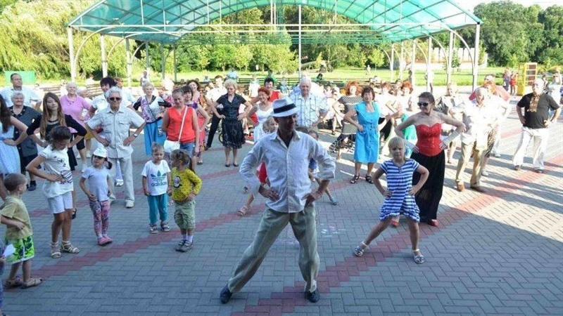 Запорожцев приглашают на бесплатный мастер-класс по танцам