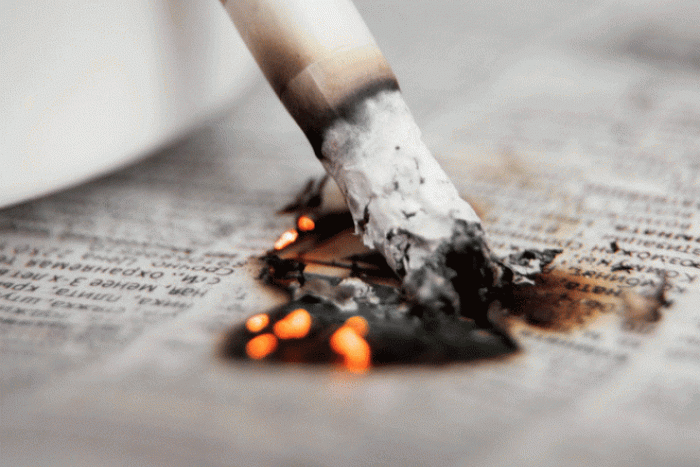 Непотушенная сигарета стала причиной пожара в многоэтажке Запорожья