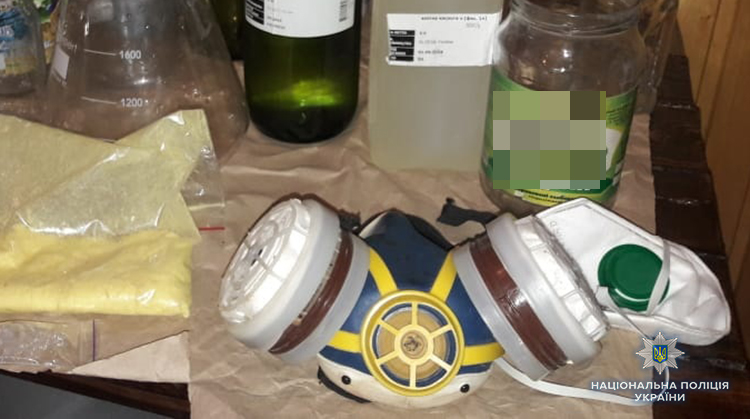 Запорожские полицейские обнаружили нарколабораторию по производству амфетамина - ФОТО