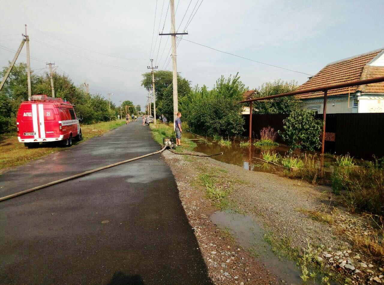 В Пологах затопило почти 70 домов: за час выпала месячная норма осадков - ФОТО