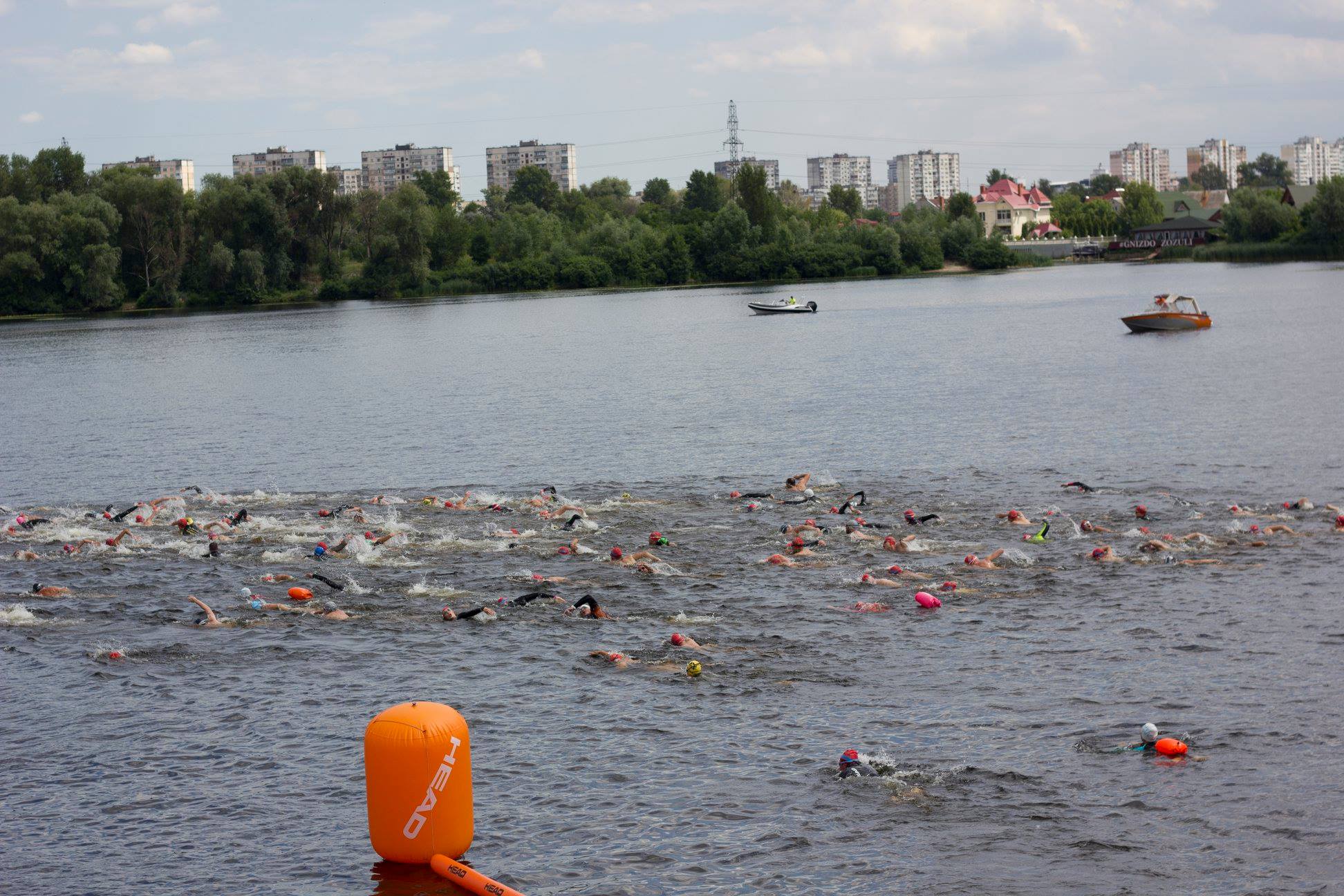 Впервые в Запорожье на центральном пляже состоится массовый заплыв через Днепр