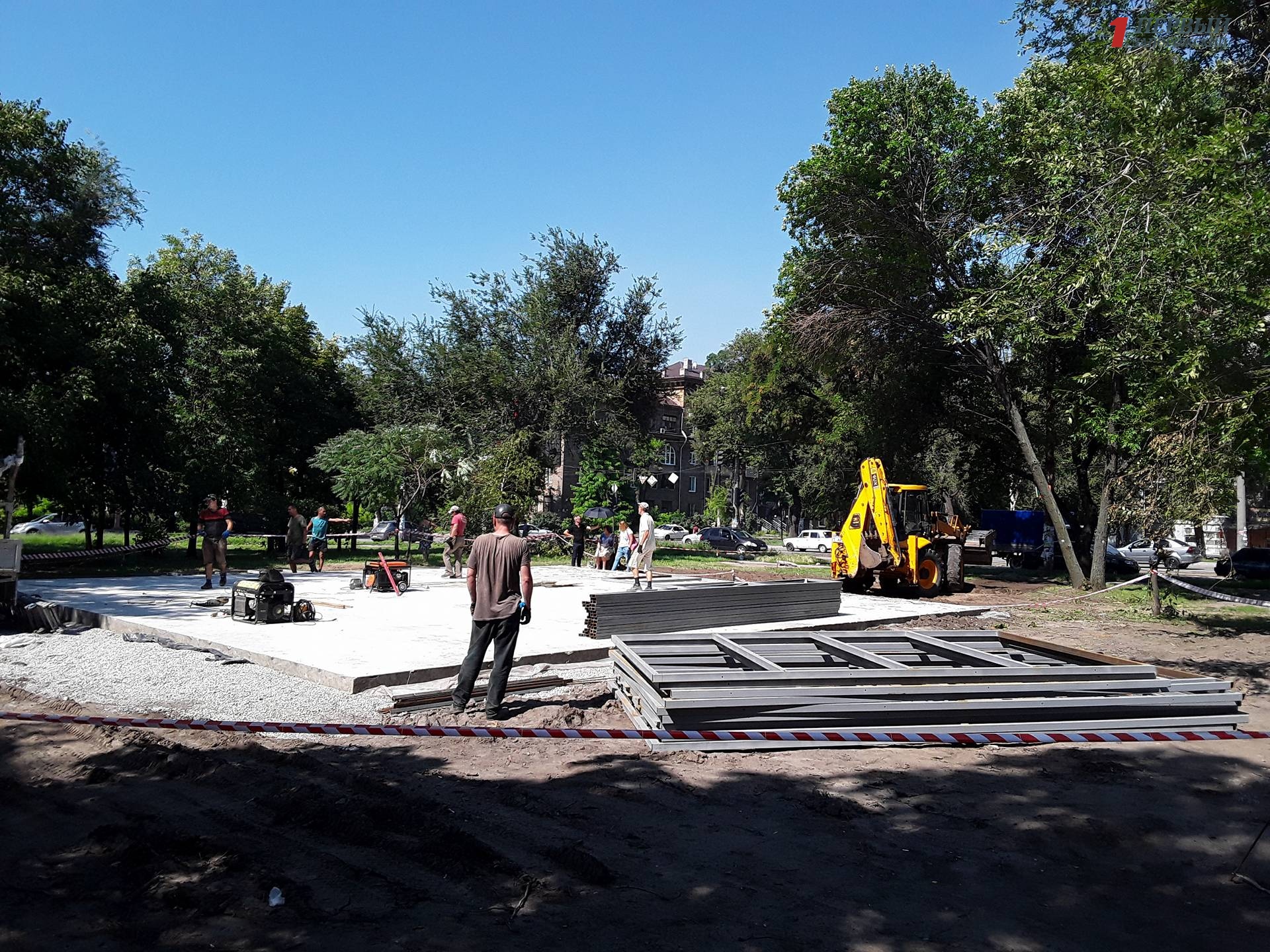 В Запорожье сотрудники ГАСКа наконец-то заинтересовались строительными работами в парке Яланского  - ФОТО, ВИДЕО