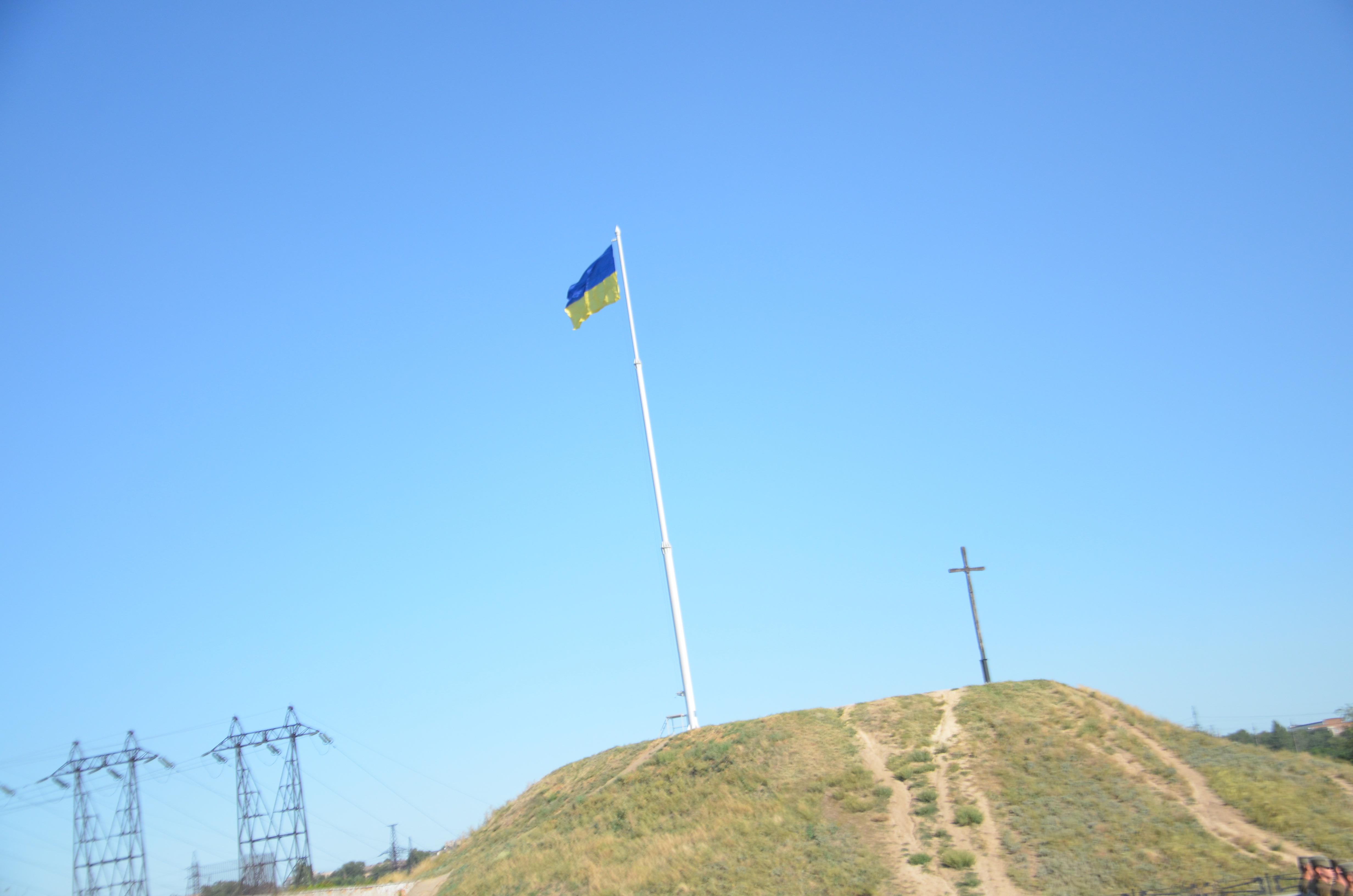 В Запорожье на Хортице торжественно подняли Государственный флаг Украины - ФОТО