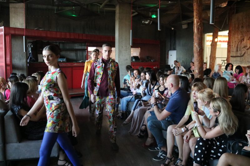 В Запорожье состоялся показ мод и презентация коллекций от молодых дизайнеров – ФОТО