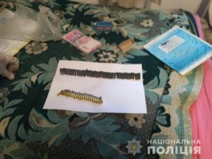 У жителя Запорожской области изъяли металлолом, спирт и боеприпасы - ФОТО