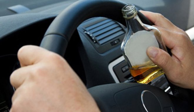 В Запорожье патрульные остановили пьяного водителя на угнанном авто – ФОТО