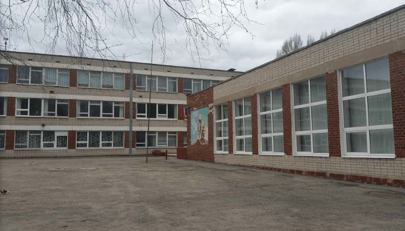 В Запорожье в школьной столовой ученик распылил газ из баллончика