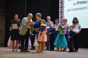 Поздравления и концертная программа: в Запорожье отметили лучших учителей - ФОТО, ВИДЕО