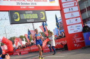 Благотворительность, стремление к победе и детская радость: как в Запорожье прошел второй «Zaporizhstal Half Marathon» - ФОТО