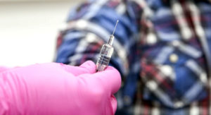 В Запорожье почти семь тысяч человек привили от гриппа