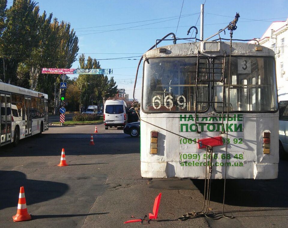 В полиции рассказали подробности ДТП с троллейбусом: пострадали пять человек