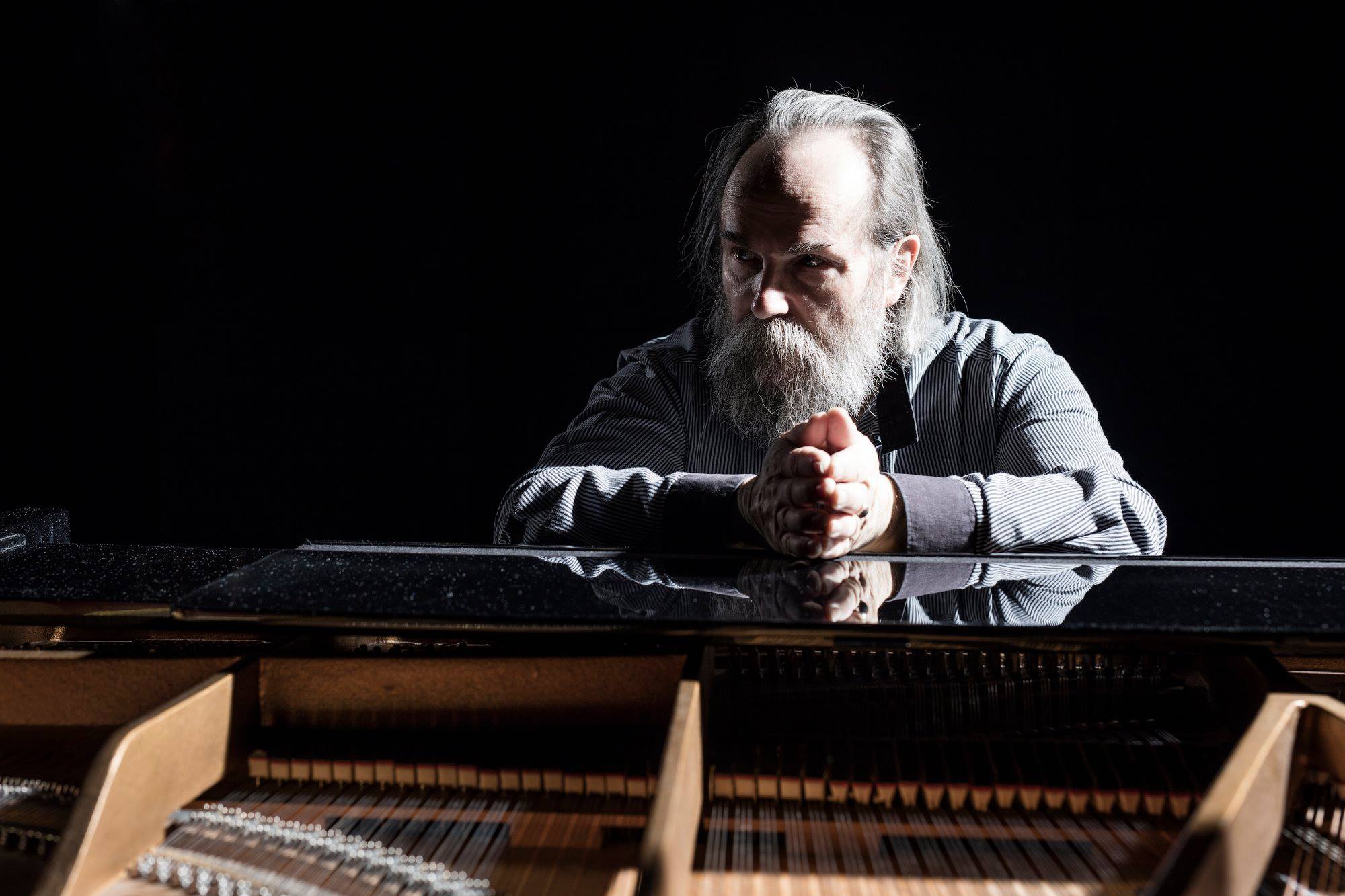 Самый быстрый пианист мира Любомир Мельник снова посетит Запорожье в рамках мирового тура