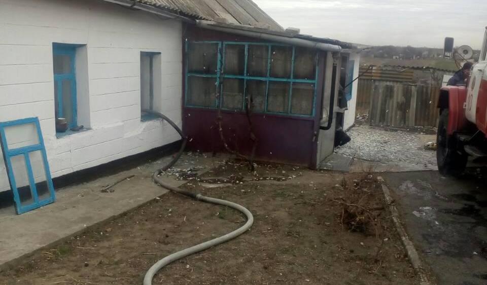 В Запорожской области горел жилой дом: есть пострадавший - ФОТО