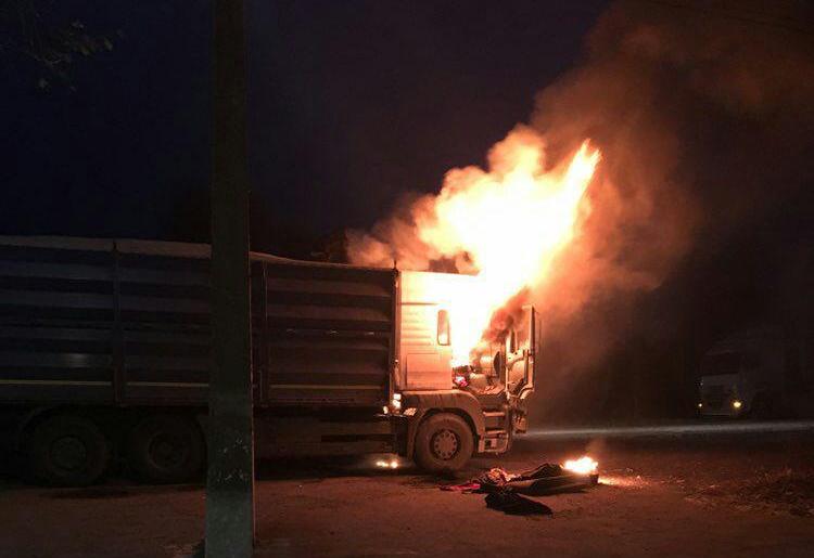 В Запорожской области на трассе горел грузовик «MAN» - ФОТО