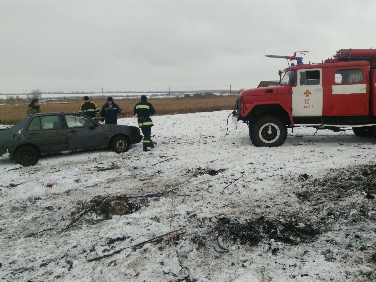 В Запорожской области легковушка слетела в кювет и перевернулась: четверо пострадавших - ФОТО