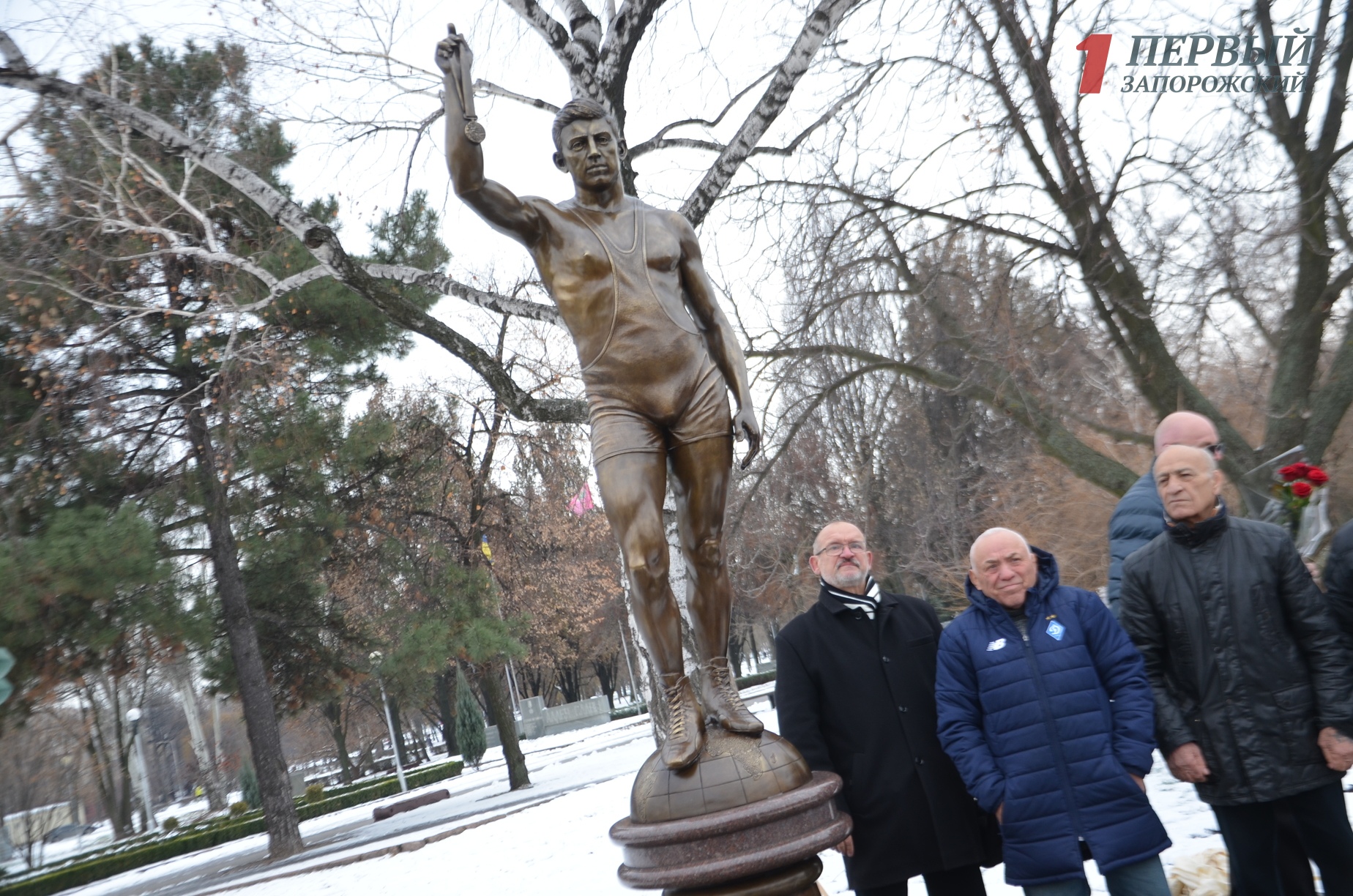В центре Запорожья установили памятник легендарному олимпийскому чемпиону - ФОТО