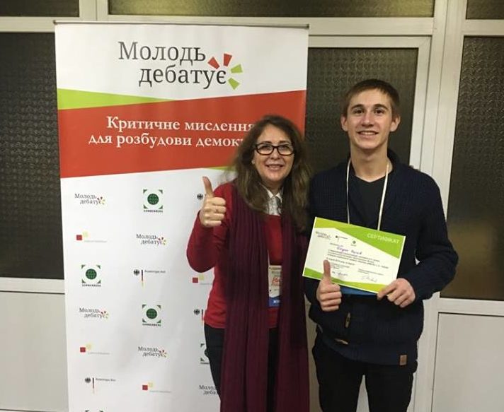 Школьник из Запорожья вышел в полуфинал проекта «Молодь дебатує»