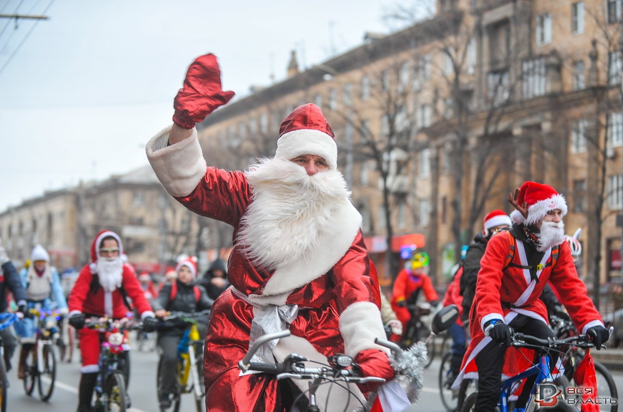 В Запорожье пройдет предновогодний велопарад Санта Клаусов