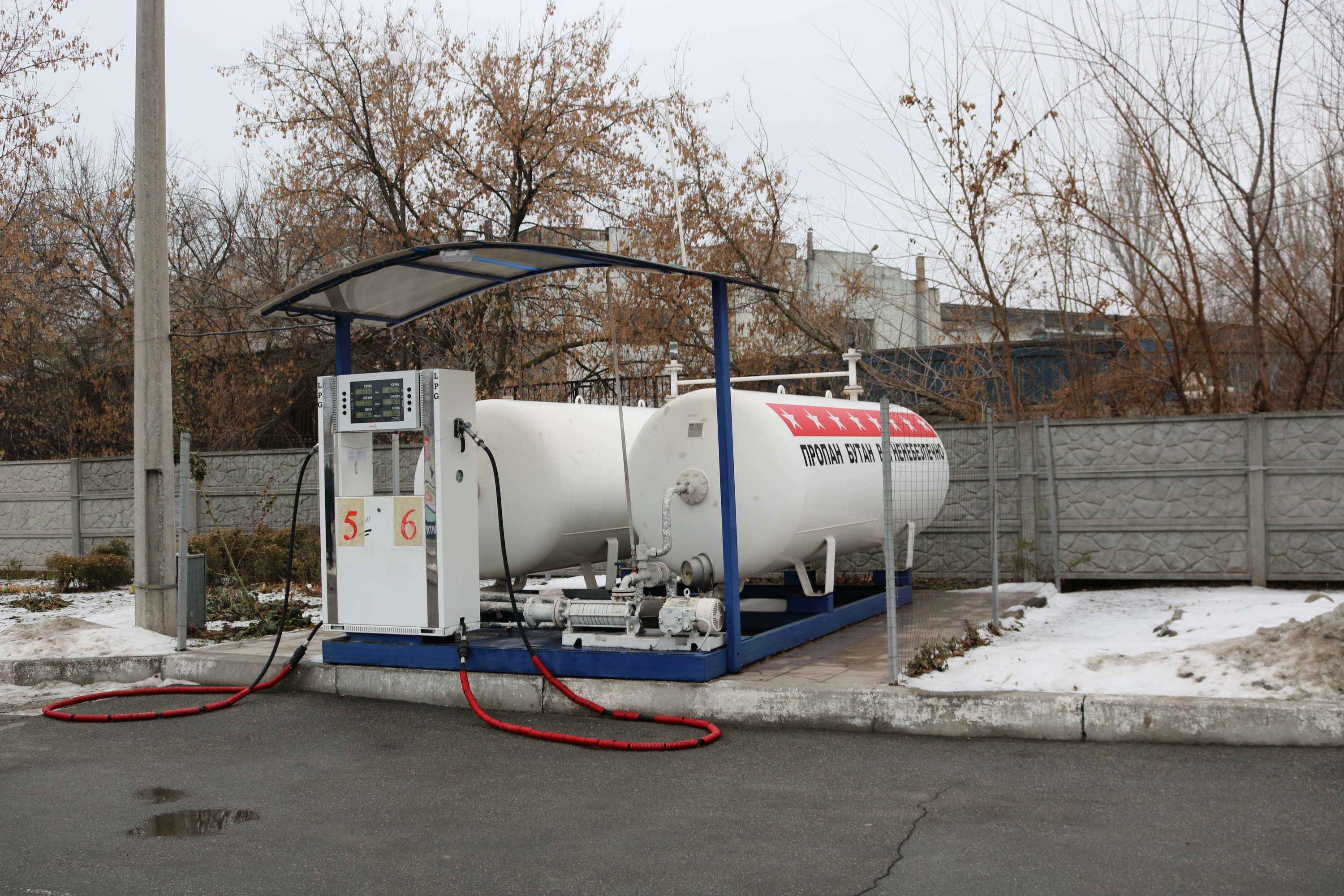 В Запорожской области обнаружили сеть АЗС, продававшую некачественное топливо — ФОТО