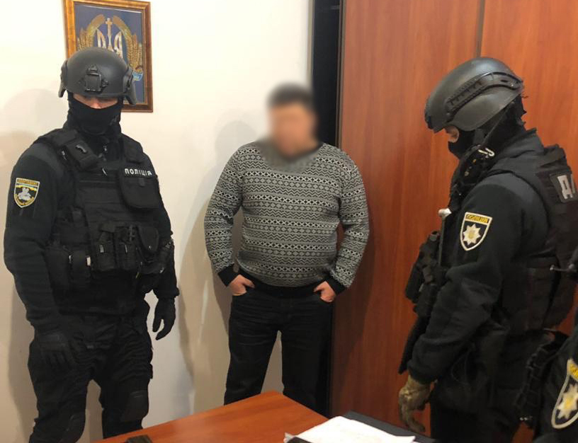 В Запорожской области начальник одного из отделений полиции погорел на взятке и вымогательстве – ФОТО