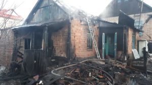 В одном из районов Запорожья горели два частных дома - ФОТО