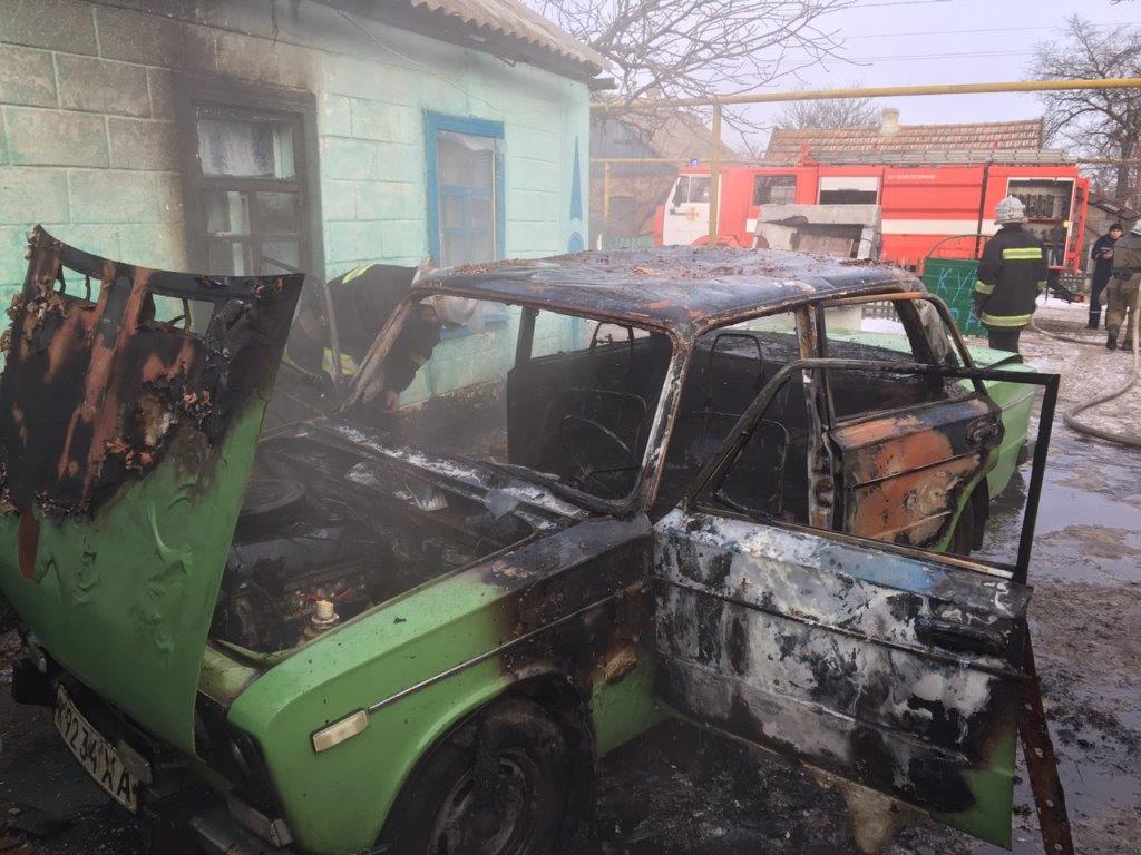 В Запорожской области во дворе дома сгорел 