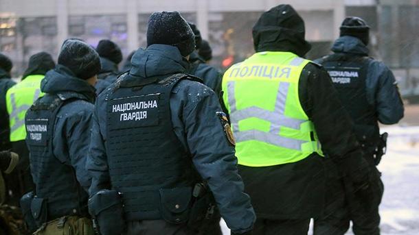 В Запорожской области более 800 полицейских и нацгвардейцев  обеспечивают правопорядок во время рождественских праздников