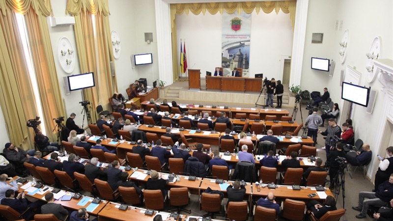 Запорожские депутаты провалили нововведения в общественный бюджет: количество подписантов так и не изменили