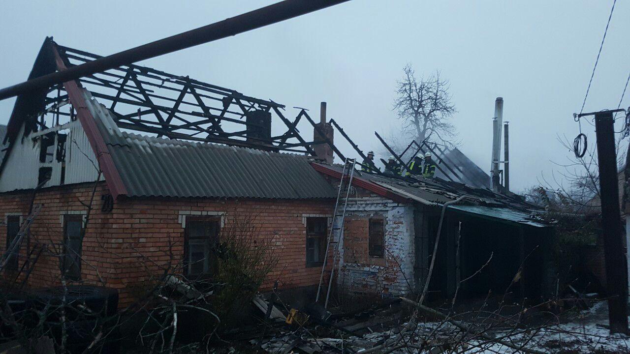 В Запорожской области мужчина неудачно растопил печь и подпалил собственный дом - ФОТО