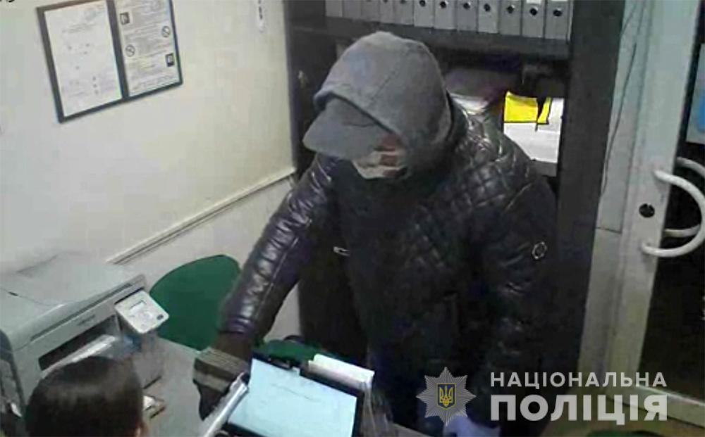 В Запорожье задержали грабителя кредитной организации и магазинного вора - ФОТО