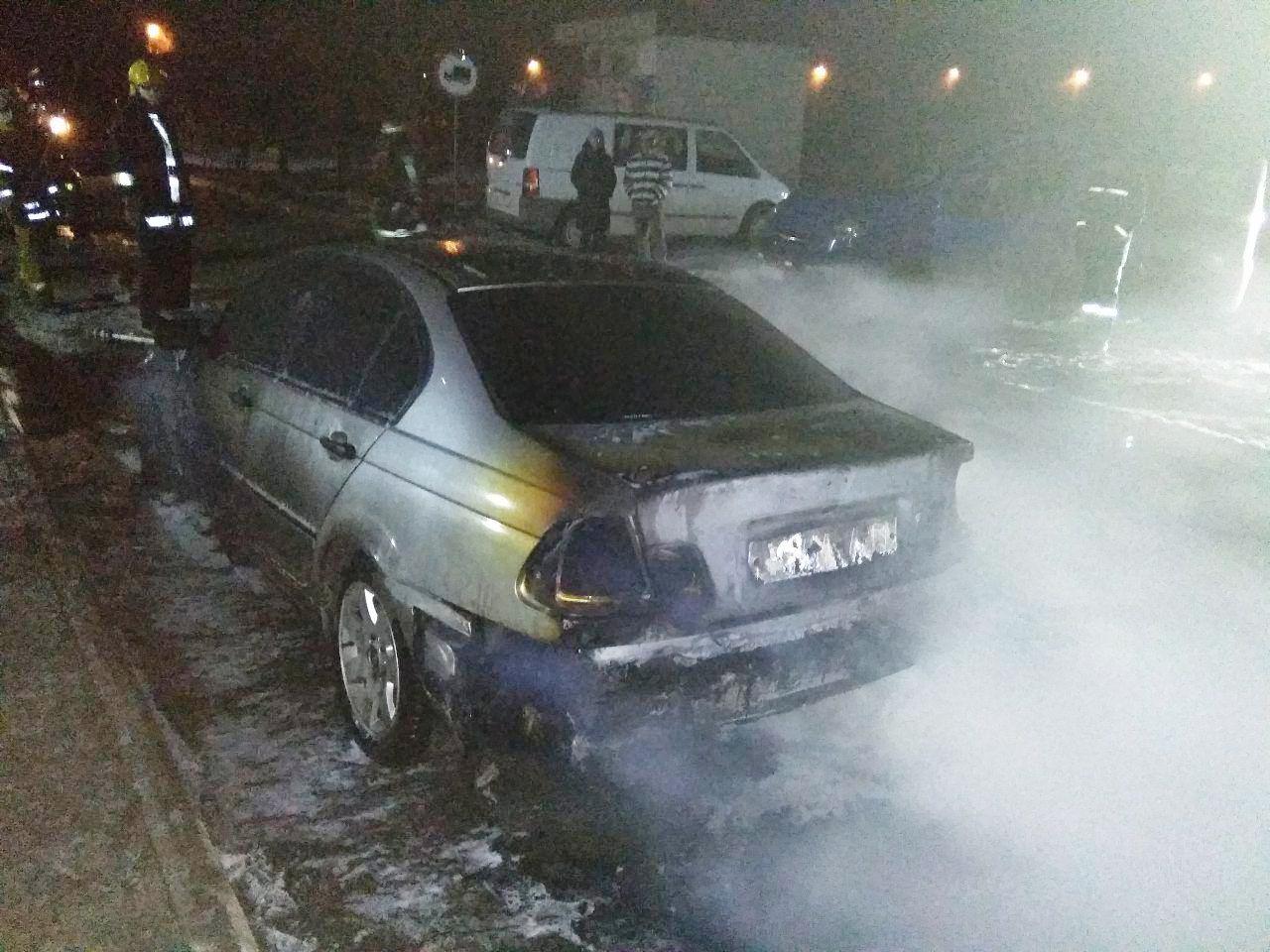 В Запорожской области дотла сгорел автомобиль 