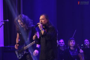 Концерт Hard Rock Show в Запорожье: знаменитые рок-песни приобрели новое симфоническое звучание - ФОТО
