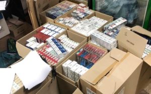 В Запорожье ликвидировали нелегальный склад сигарет: стоимость изъятого составила 1,6 миллиона - ФОТО