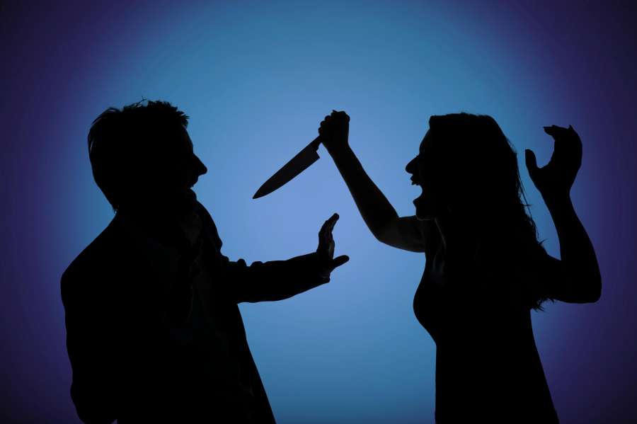 В Запорожье женщина едва не убила ножом своего возлюбленного