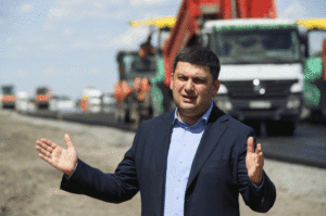 Премьер министр Владимир Гройсман рассказал, когда планируют закончить ремонтировать трассу «Запорожье-Мариуполь»