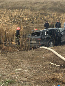 В Запорожской области автомобиль съехал с дамбы в кювет и перевернулся: трое погибших - ФОТО