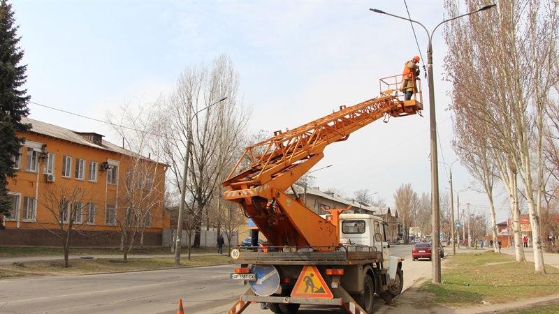 В Запорожье на одной из улиц Шевченковского района установили современные светодиодные светильники - ФОТО