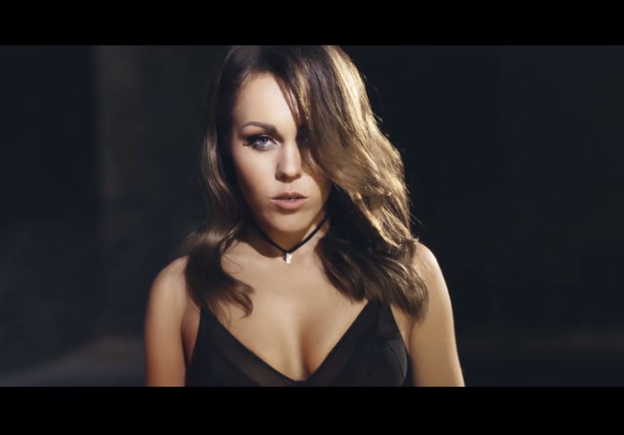 Запорожская певица Alyosha презентовала откровенный клип на новую песню – ФОТО, ВИДЕО