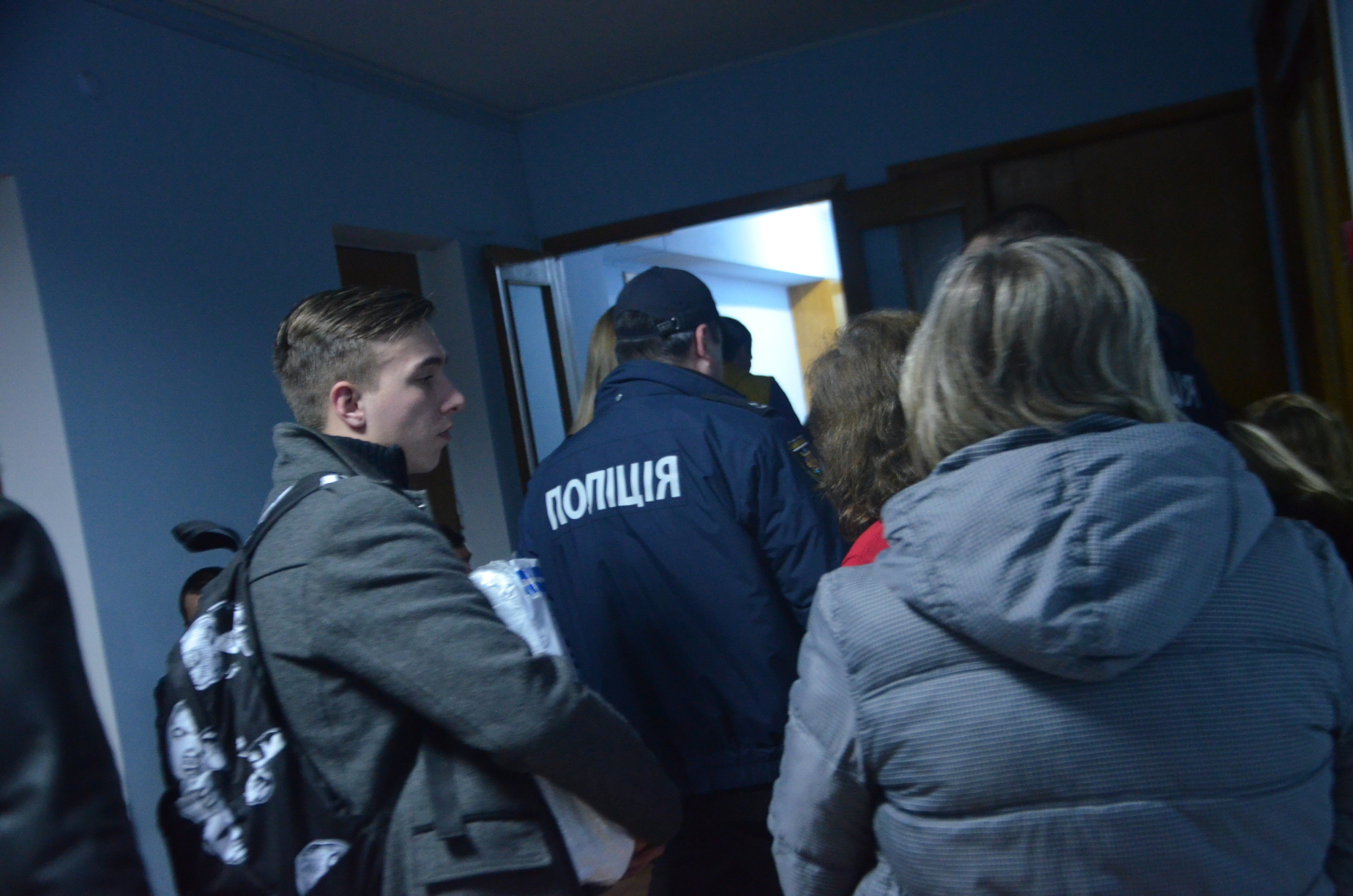 На Запорожье 352 полицейских обеспечивают порядок во время подсчета голосов
