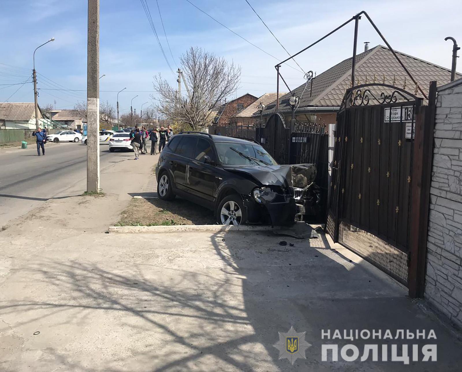 В Запорожье водительница BMW насмерть сбила 7-летнего мальчика - ФОТО