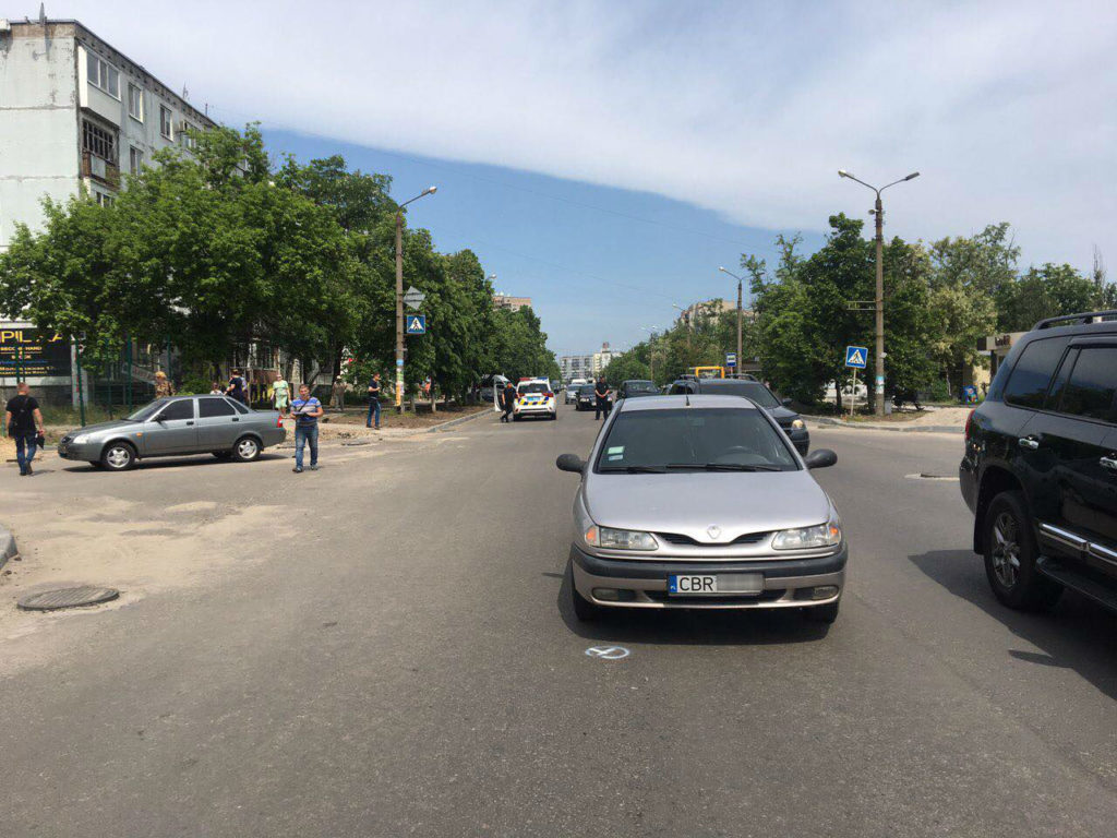 В Запорожской области легковушка на еврономерах сбила женщину: полиция ищет свидетелей - ФОТО