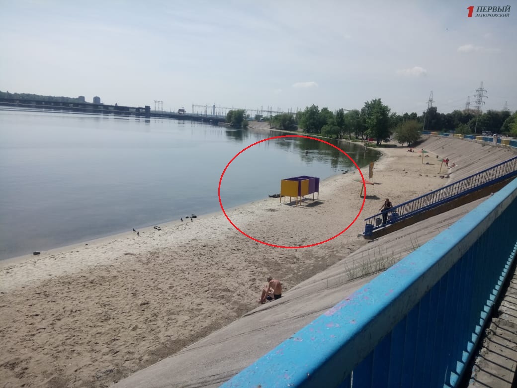 В Запорожье на Правобережном пляже обнаружили труп - ФОТО