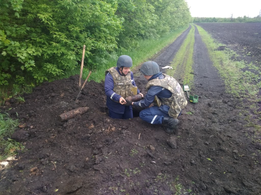 В Запорожской области нашли и обезвредили арсенал боеприпасов - ФОТО