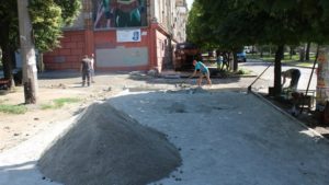 В Запорожье на ремонт тротуаров и внутриквартальных дорог в Александровском районе потратят 8,5 миллиона гривен - ФОТО