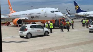 Лоукустер Sky Up почти на семь часов задержал рейс из Барселоны в Запорожье и перепутал пассажиров двух городов